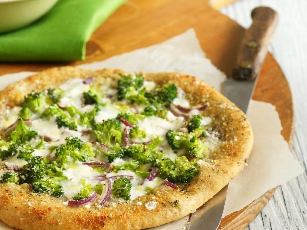 Gemüse-Pizza Rezept | EAT SMARTER