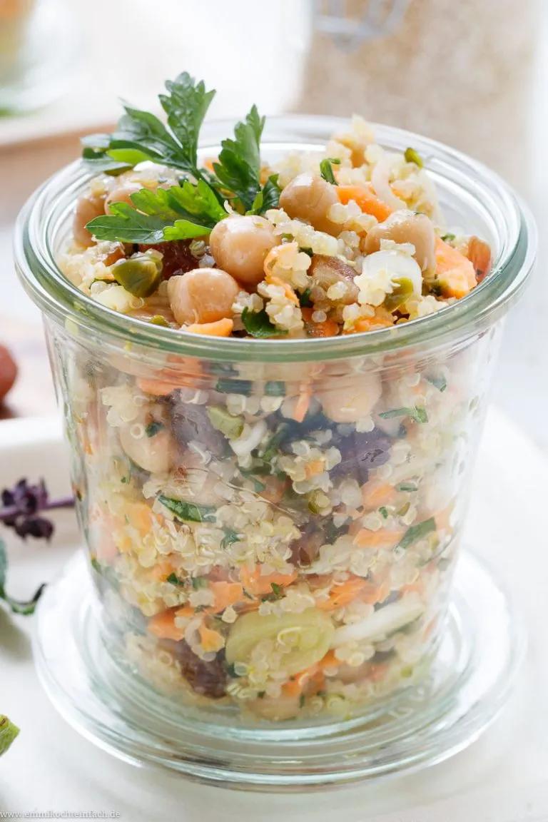 Quinoa Salat mit Kichererbsen - schnell und einfach - emmikochteinfach