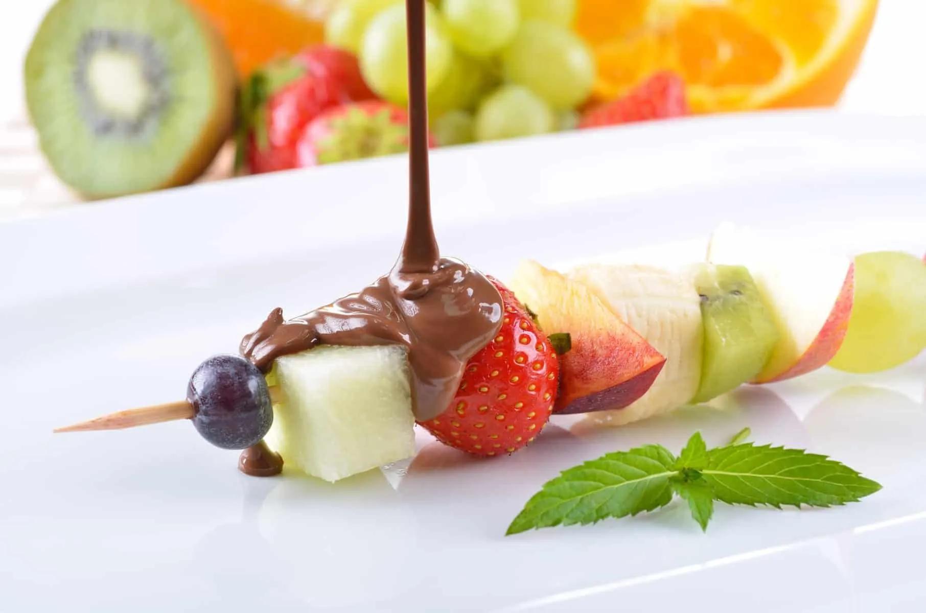 Obstspieße mit Schokolade – Rezept für den Thermomix® | Recipe ...