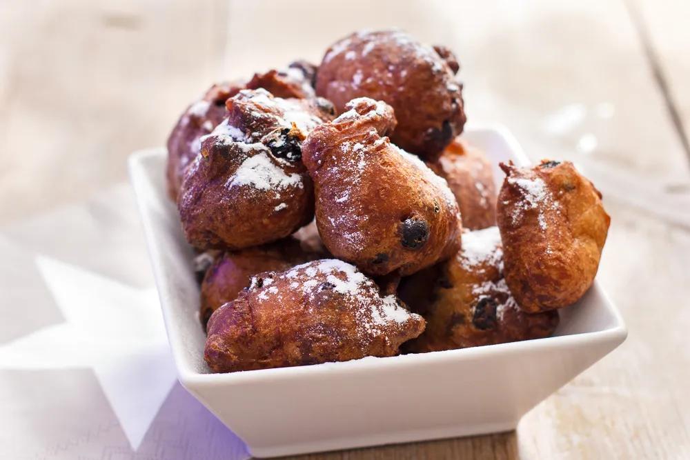 The very best recipe for &amp;quot;DUTCH&amp;quot; oliebollen! &amp;quot;Made by my Mother&amp;quot;