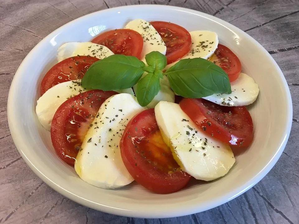 Tomate - Mozzarella - Salat mit Balsamicodressing von naensle| Chefkoch
