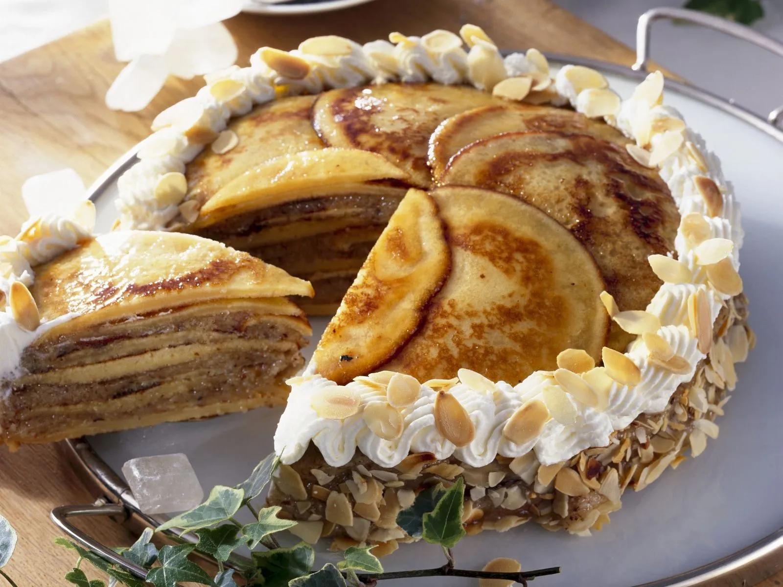 Mandel-Pfannkuchen-Torte nach ostfriesischer Art (Knüppeltorte) Rezept ...