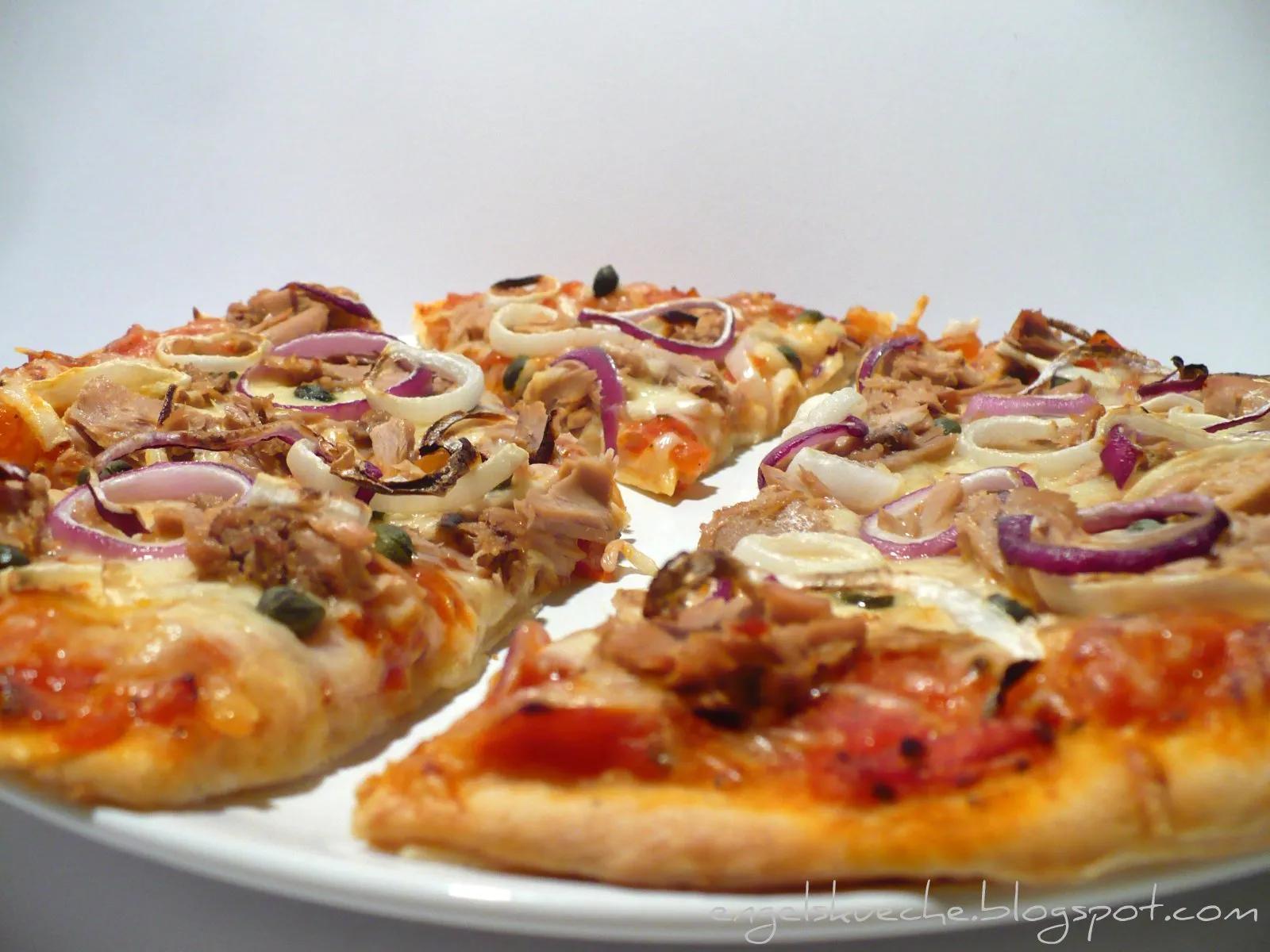 Essen aus Engelchens Küche: Thunfischpizza mit Kapern und Zwiebeln