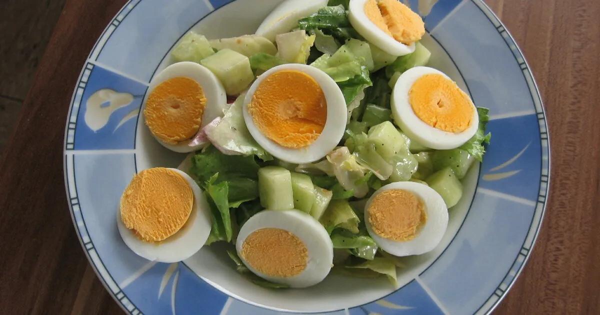 Eiersalat mit Gurke - einfach &amp; lecker | DasKochrezept.de