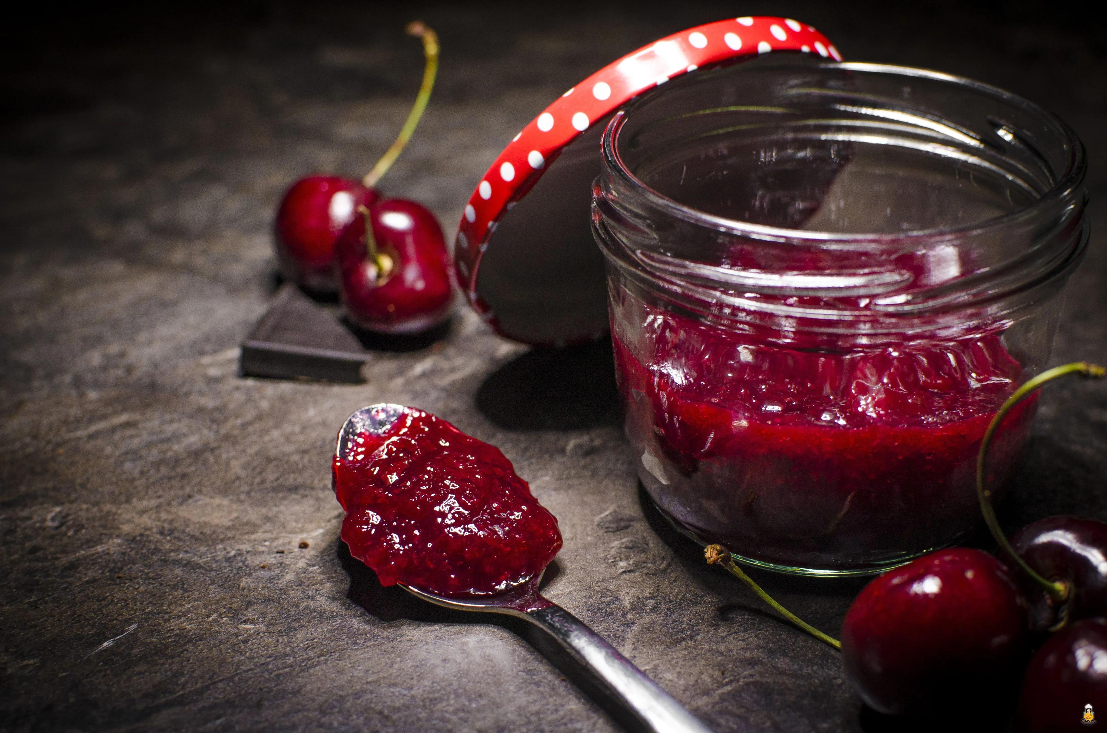 Schwarzwälder Kirschmarmelade mit Schokolade | Backina.de ...