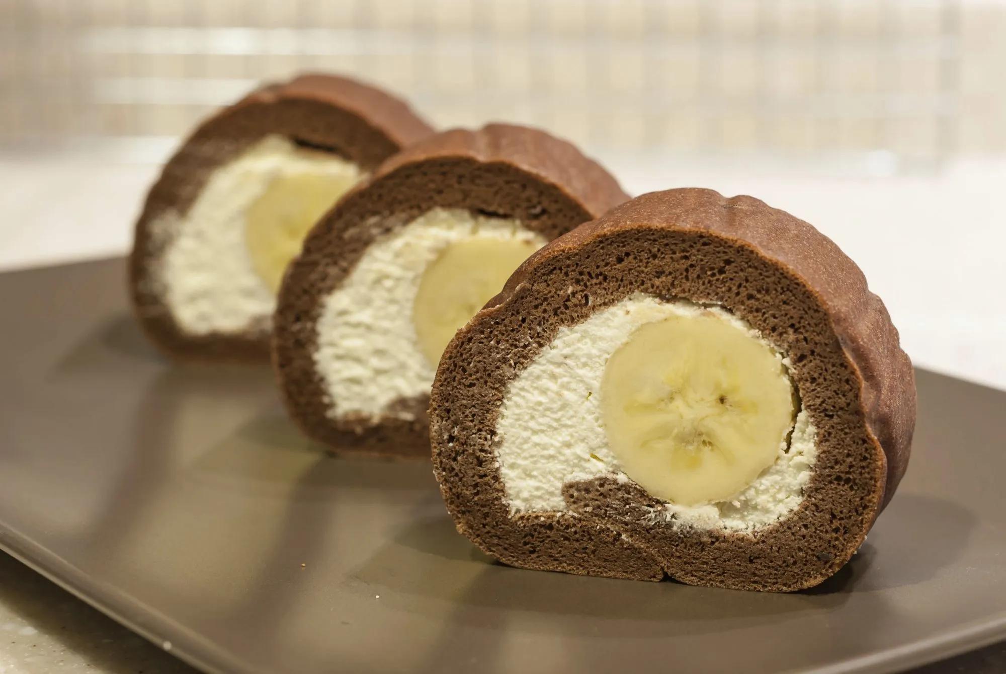 Mini-Schoko-Biskuitrolle mit Banane. Entdecke unser Rezept. Cake Recipe ...