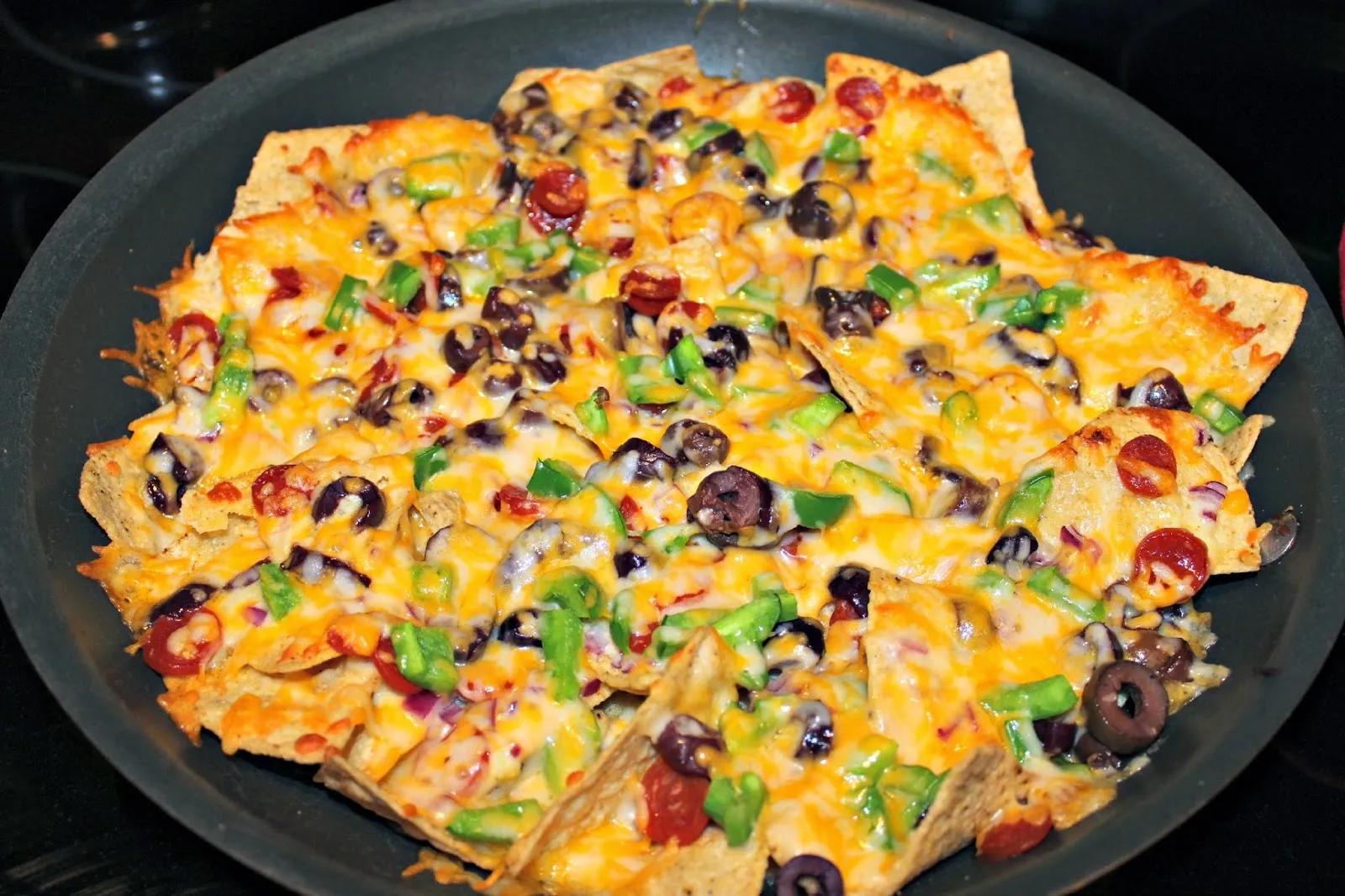 PAMPERS AND PEARLS: Pizza Nachos