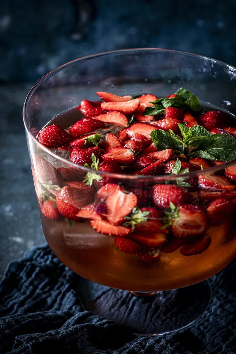 Erdbeer Bowle - das klassische Rezept für den Sommer | Dee&amp;#39;s Küche