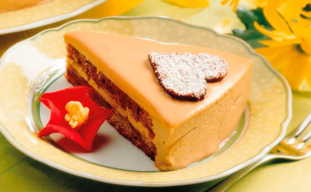 Kaffee-Nuss-Torte • Rezept • GUSTO.AT