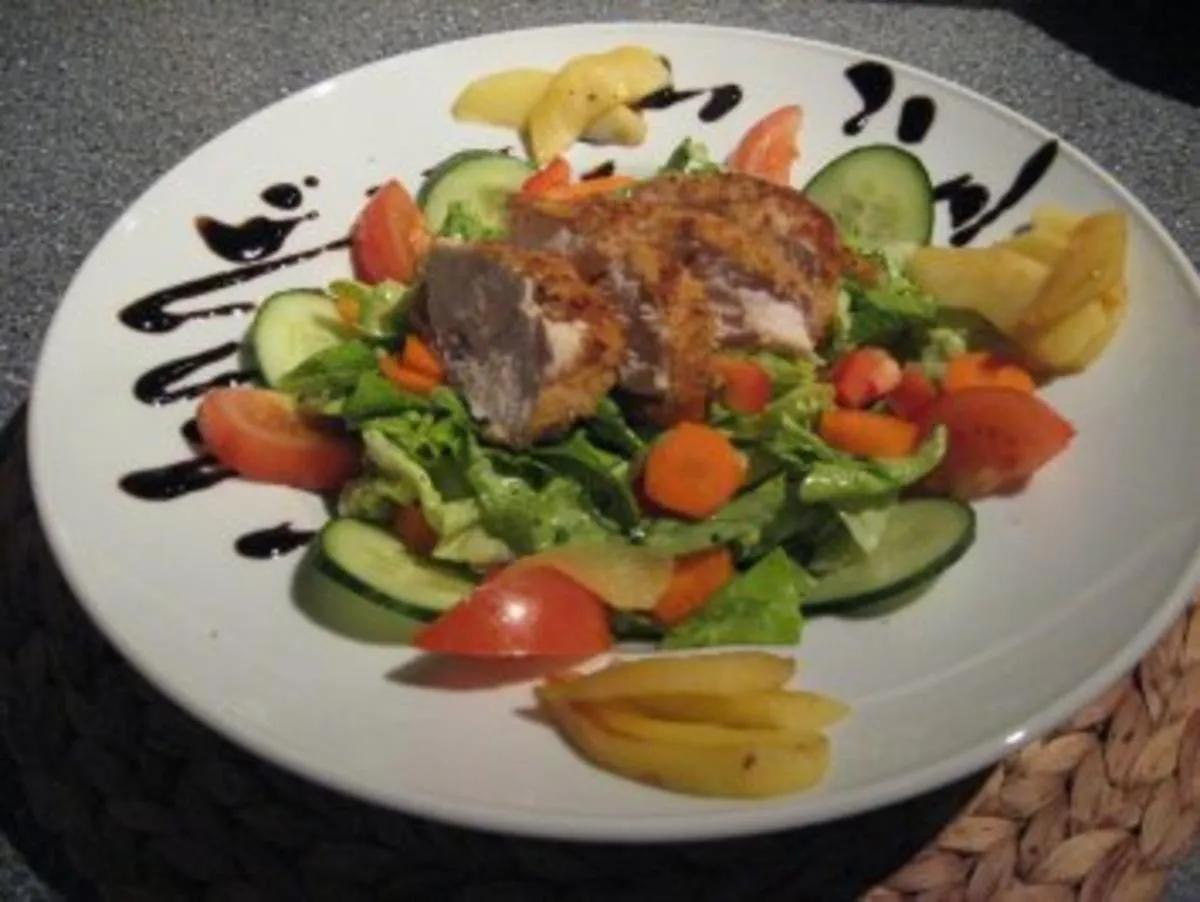 Wellness-Salat mit Putenbrust in Sesam - Rezept - kochbar.de