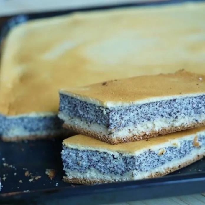 Saftiger Mohnkuchen mit Pudding | Rezept | Saftiger mohnkuchen ...