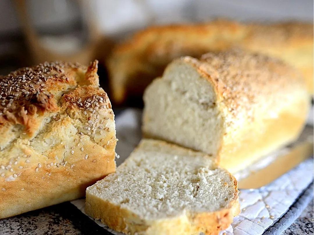 Einfaches Weißbrot - ein Rezept für den Brotbackautomaten - Rezepte ...