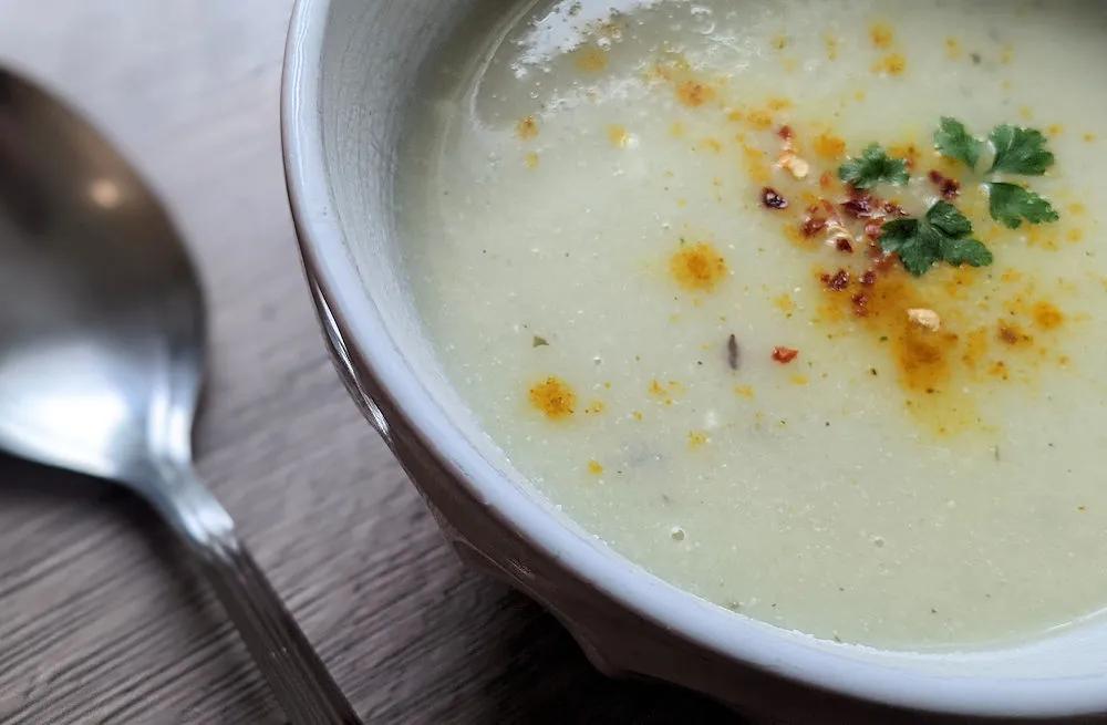Heldenküche - Einfache Blumenkohl-Suppe - Heldenhaushalt