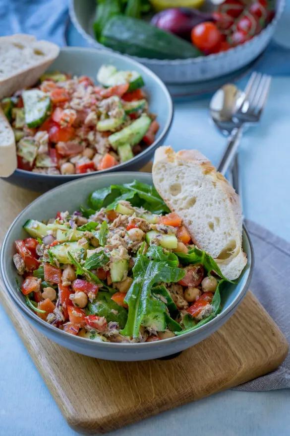 10 Minuten Thunfisch Kichererbsen Salat mit Blitz-Vinaigrette