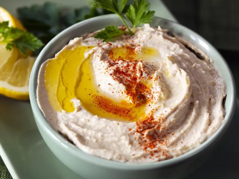 Hummus bi Tahina Recipe (Middle Eastern chickpea and sesame dip ...