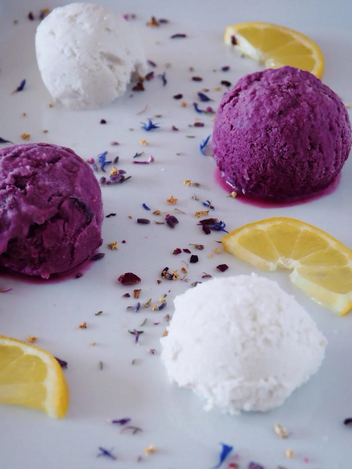 Eiscreme selbstgemacht: Blaubeer-Lavendel und Zitroneneis