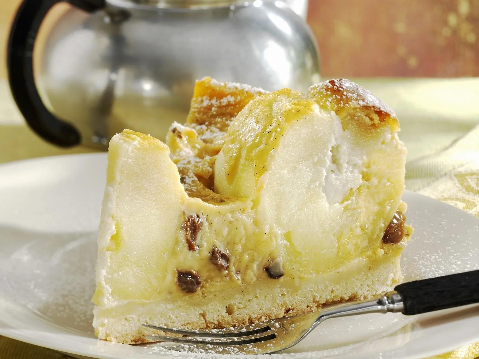 Apfel-Rosinen-Torte mit Vanillecreme Rezept | EAT SMARTER