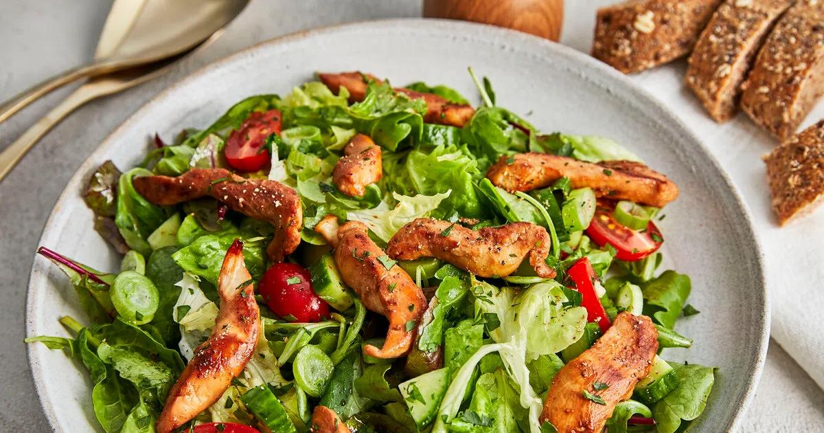 Salat mit Hähnchenbrust – leicht &amp; lecker | eatbetter.de