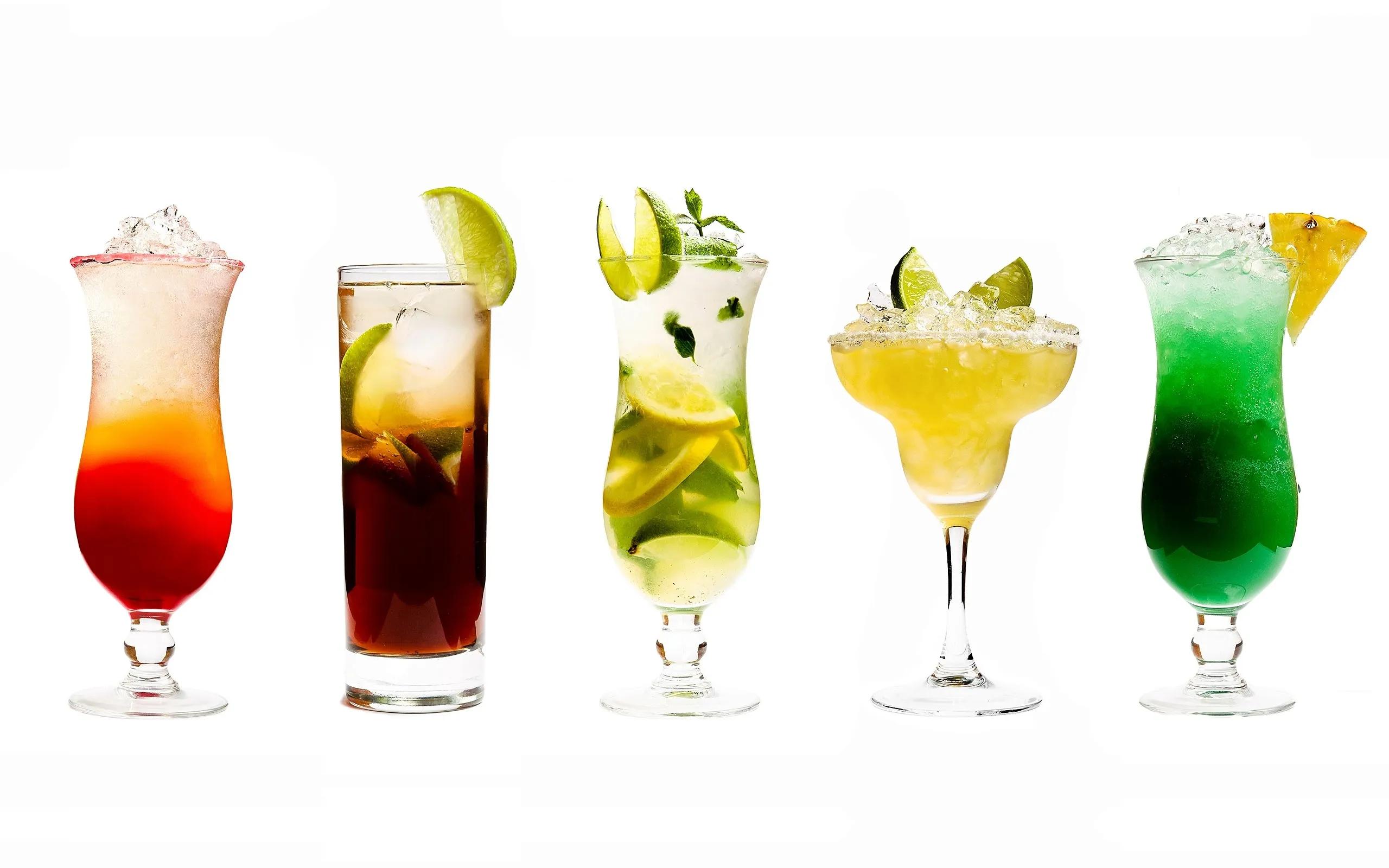 Fünf Tassen Cocktails, Glasschale, bunter weißer Hintergrund 2560x1600 ...