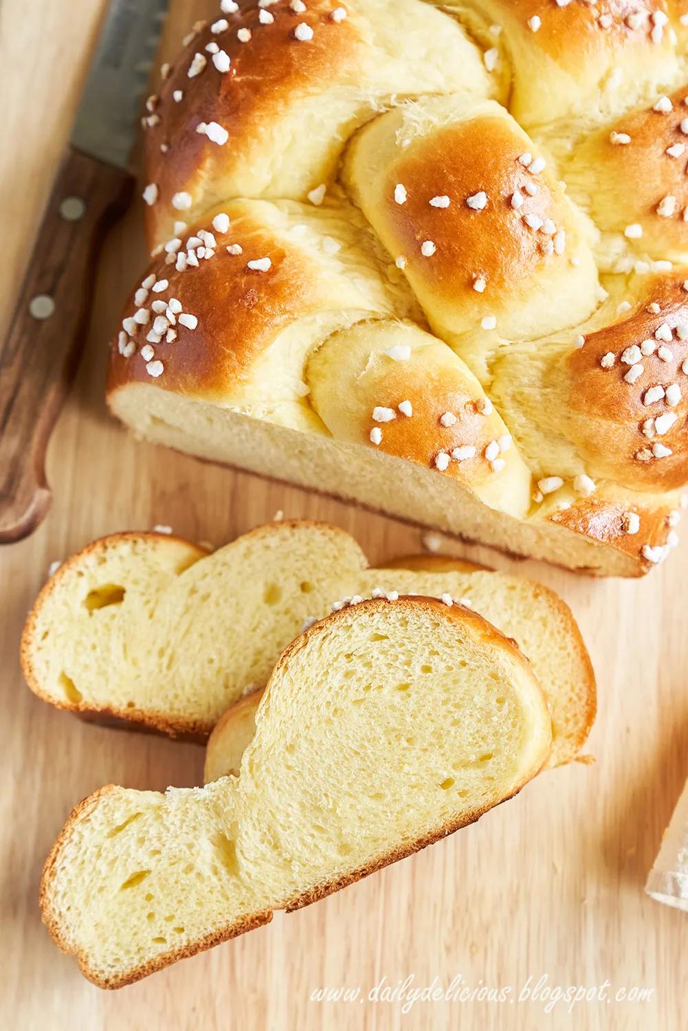 dailydelicious: Braided brioche