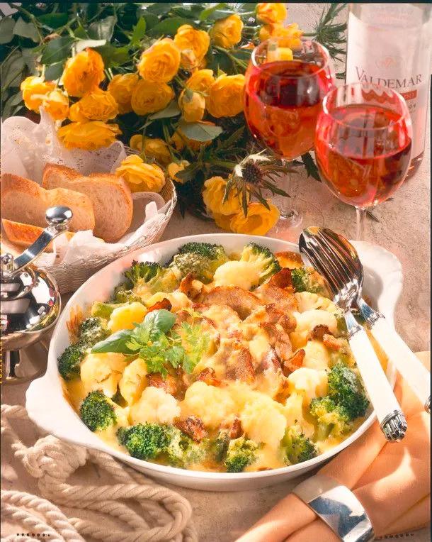 Blumenkohl-Broccoli-Gratin mit Schweinefilet Rezept | LECKER ...
