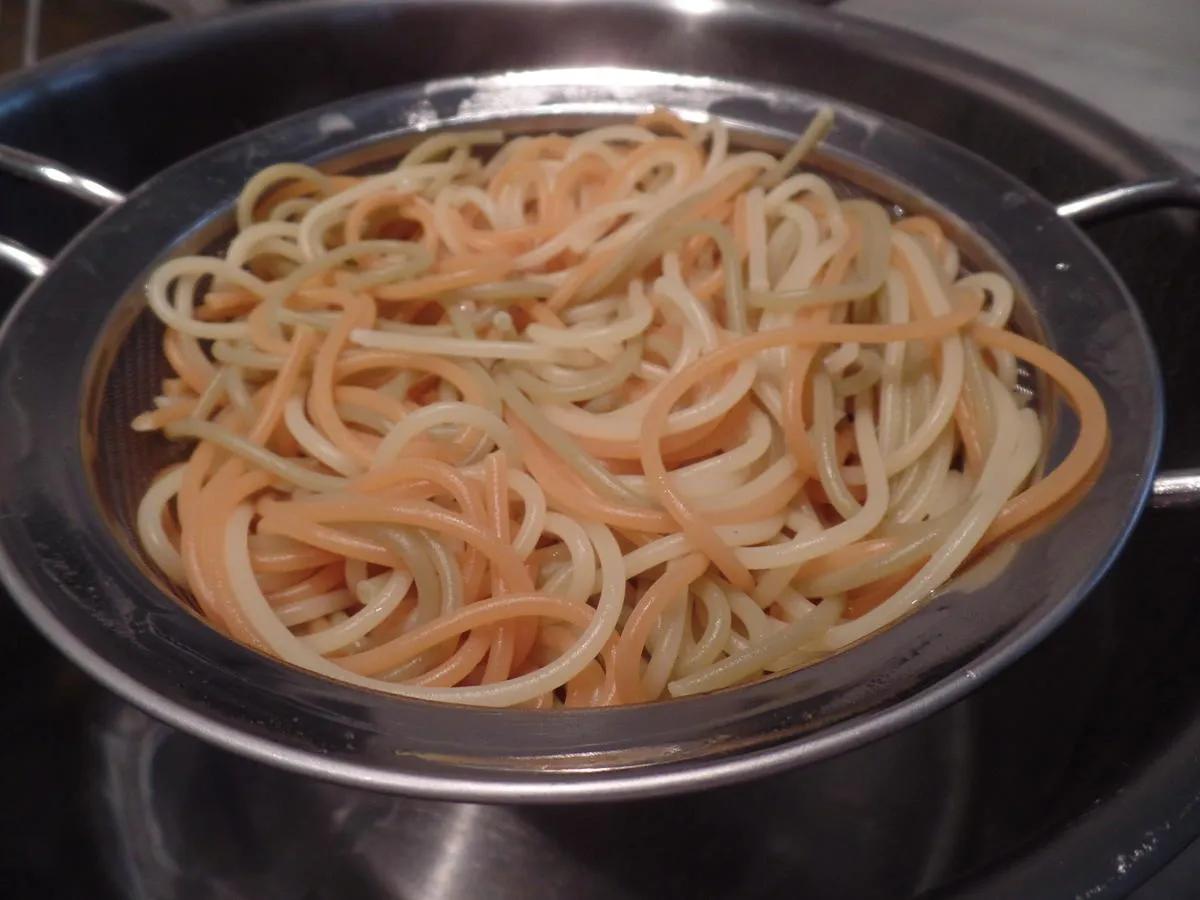 Spaghetti-Tricolore mit Möhrensauce - Rezept - kochbar.de
