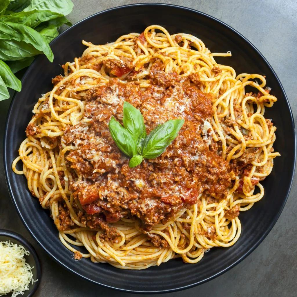 Super Simple Spaghetti Bolognese - A delicious and quick meal