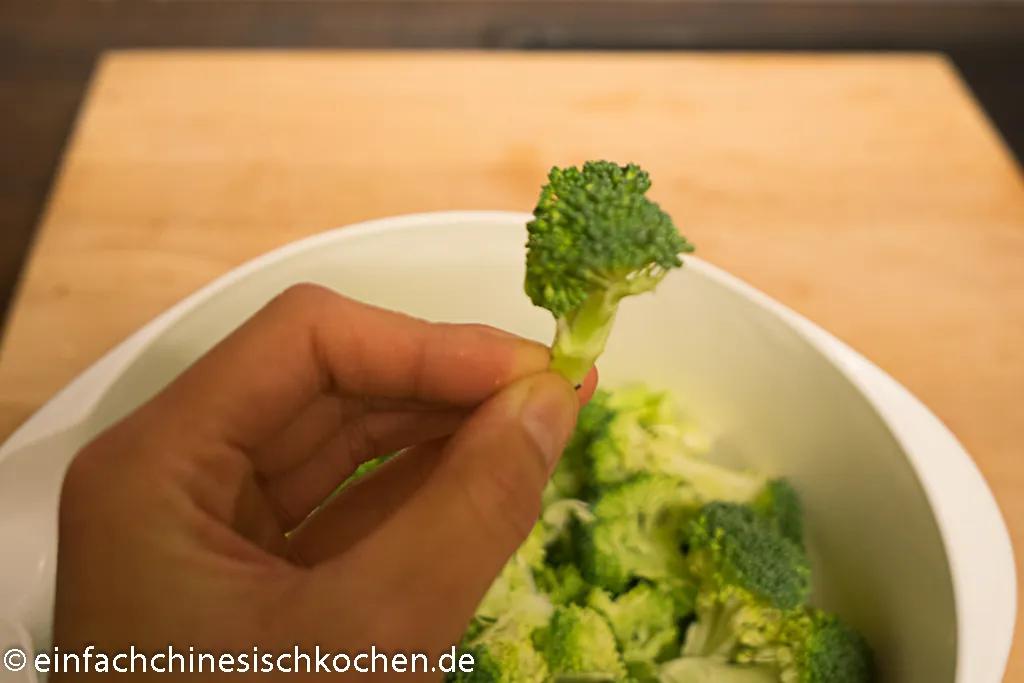 Gebratene Brokkoli mit Knoblauch (2 von 8) – Einfach Chinesisch Kochen