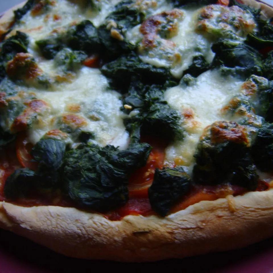 Pizza Spinaci mit Mozzarella Rezept - [ESSEN UND TRINKEN]
