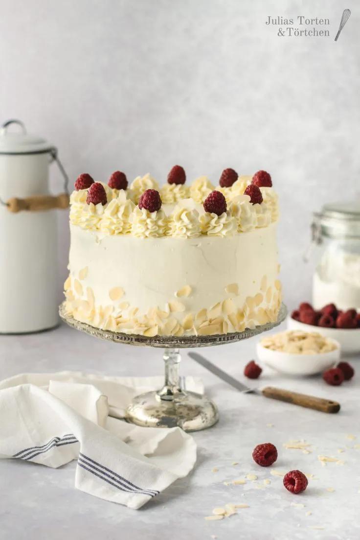 Milchcreme Mandel Torte mit Himbeeren und Mascarpone | Rezept | Kuchen ...