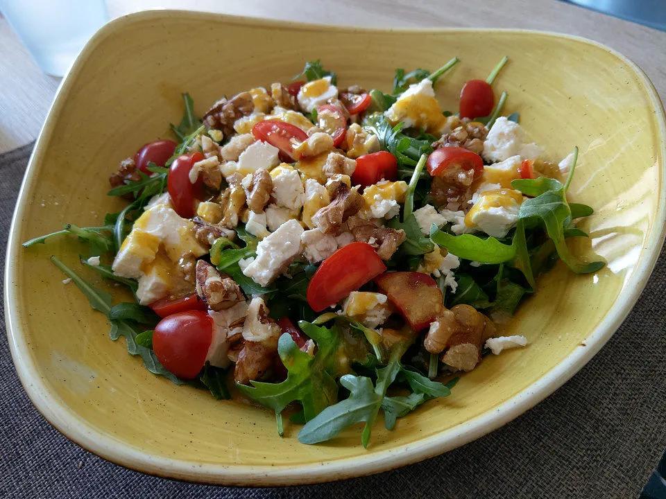 Leichter Rucola - Tomaten - Feta Salat mit Balsamico Dressing von ...