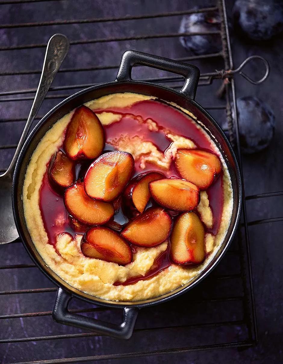 Süßer Polenta-Auflauf mit Pflaumen - amicella.de