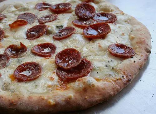 Pizza Quatro Formaggi | Italian Food Forever