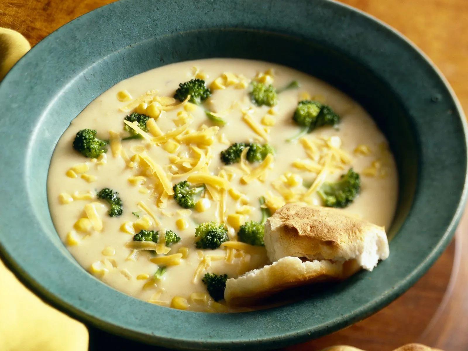 Deftige Käsesuppe mit Brokkoli und Mais | Rezept | Käsesuppe, Suppen ...