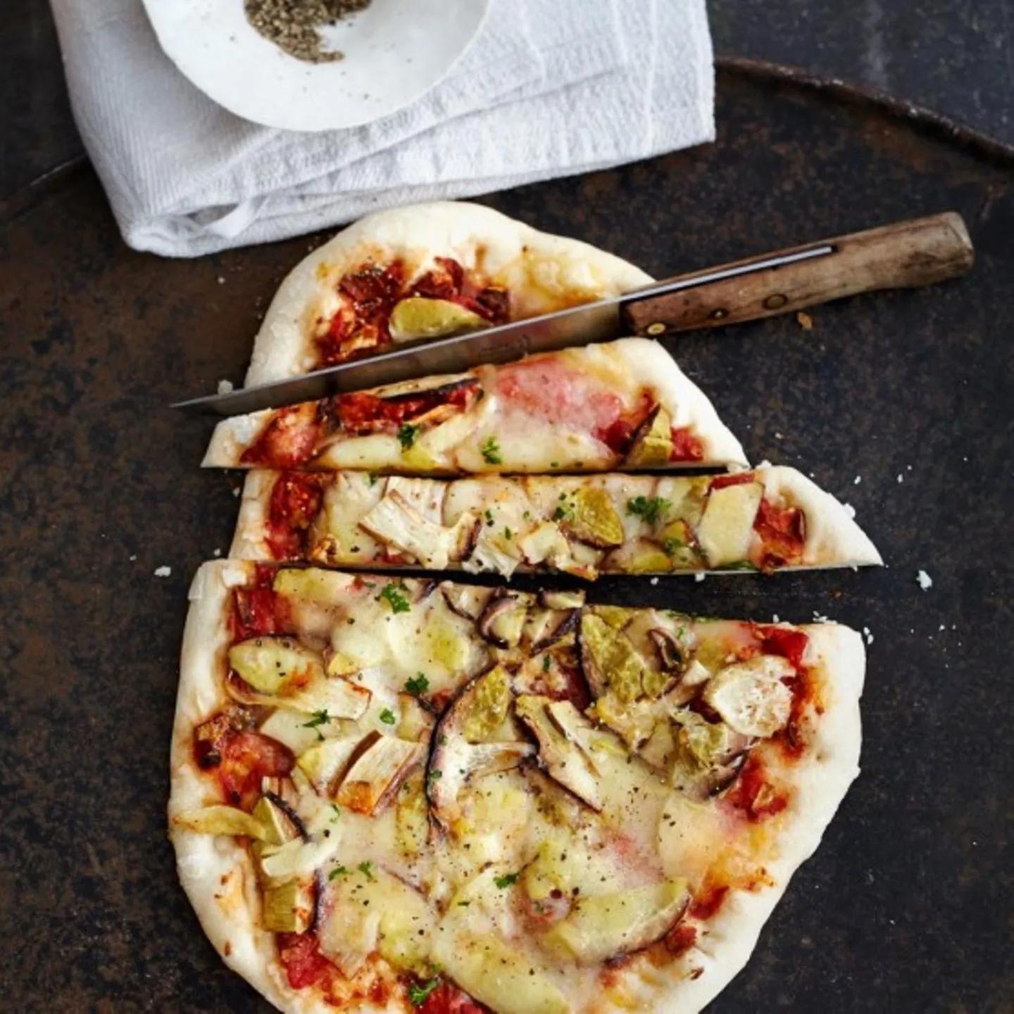 Pizza Mit Ricotta Pilzen Und Walnüssen — Rezepte Suchen