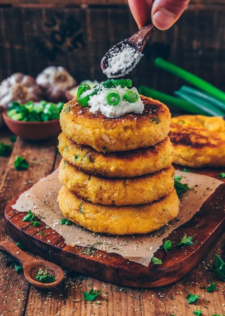 Potato Cakes (vegane Kartoffelpfannkuchen) Cheesy Potatoes Easy, Baked ...