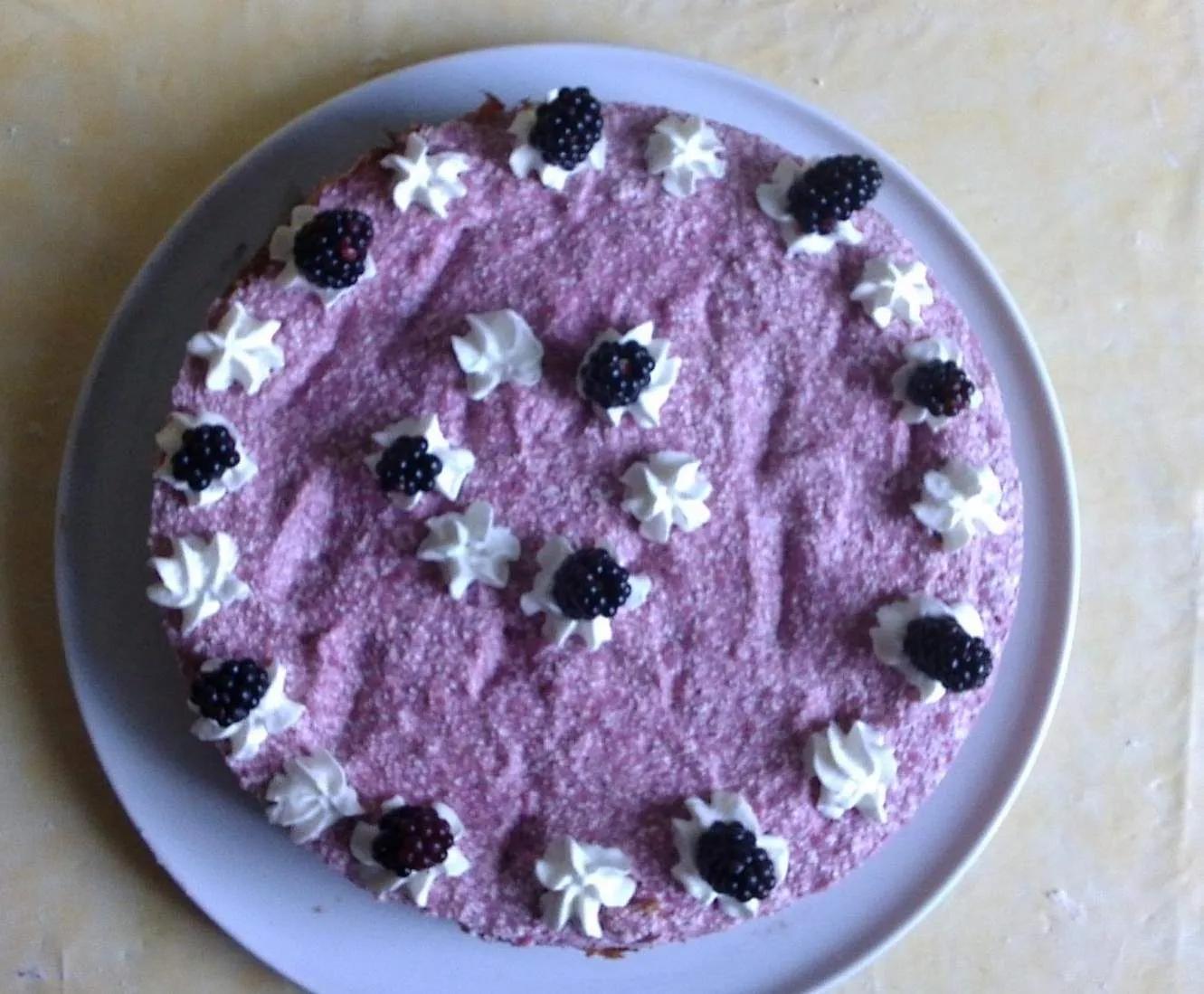 Brombeer-Joghurt-Torte | Rezept | Joghurttorte, Dessert ideen, Backen