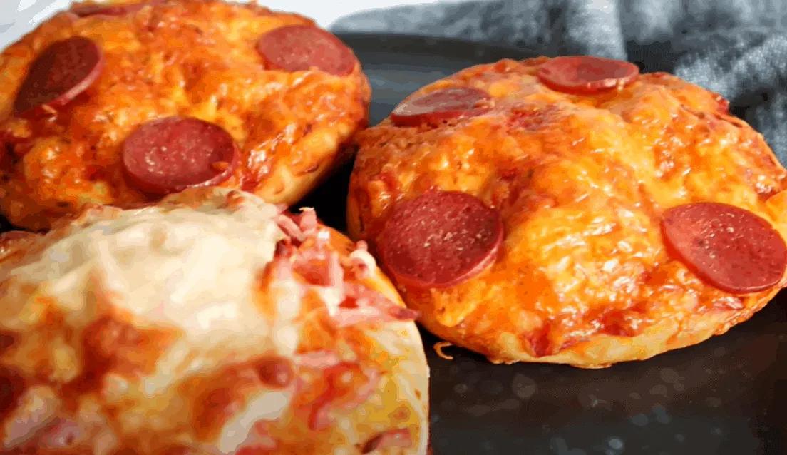 Pizzabrötchen leicht gemacht - 16 Stück 🍝 - Die Rezepte