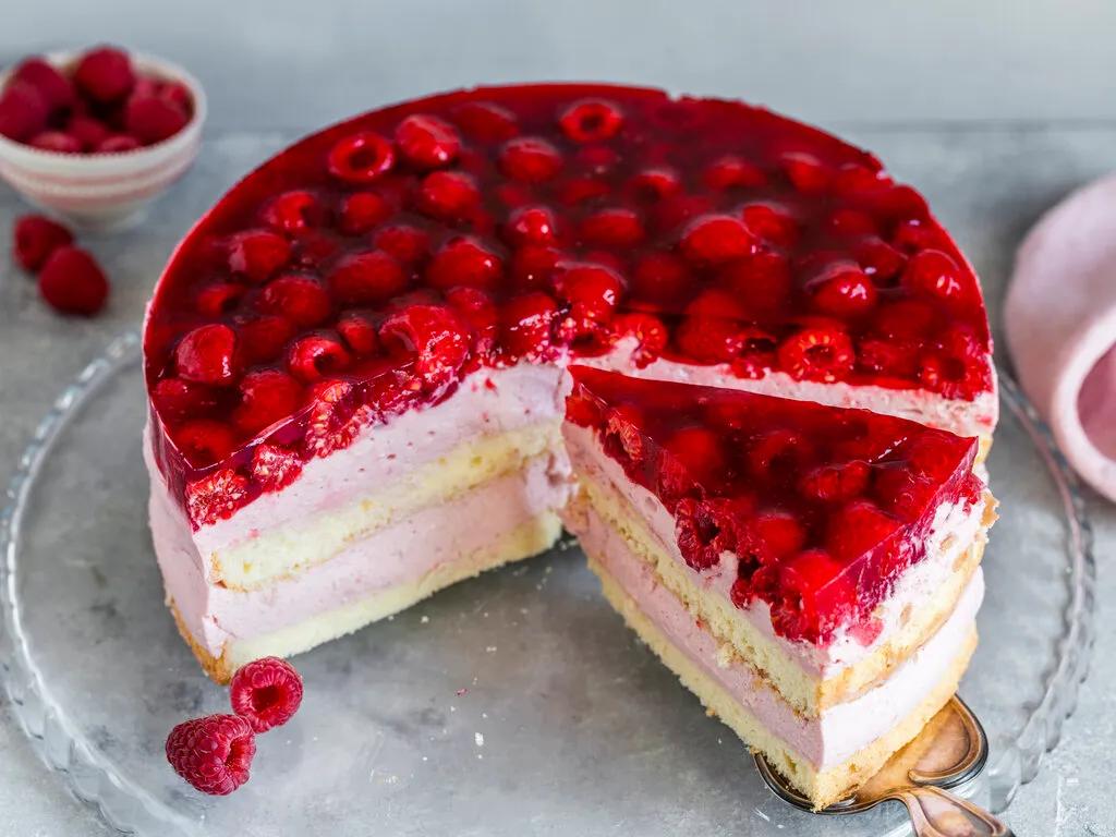 Himbeer-Sahne-Torte – einfaches Rezept | Einfach Backen