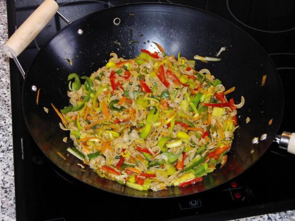 Wok Gemüsepfanne - Rezept mit Bild - kochbar.de