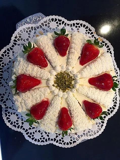 Amaretto - Erdbeer - Torte, ein leckeres Rezept aus der Kategorie ...