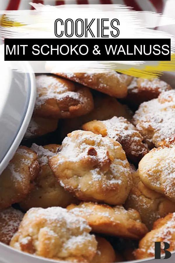 Weiße Schoko-Walnuss-Cookies. Der Teig für die Cookies wird einfach in ...