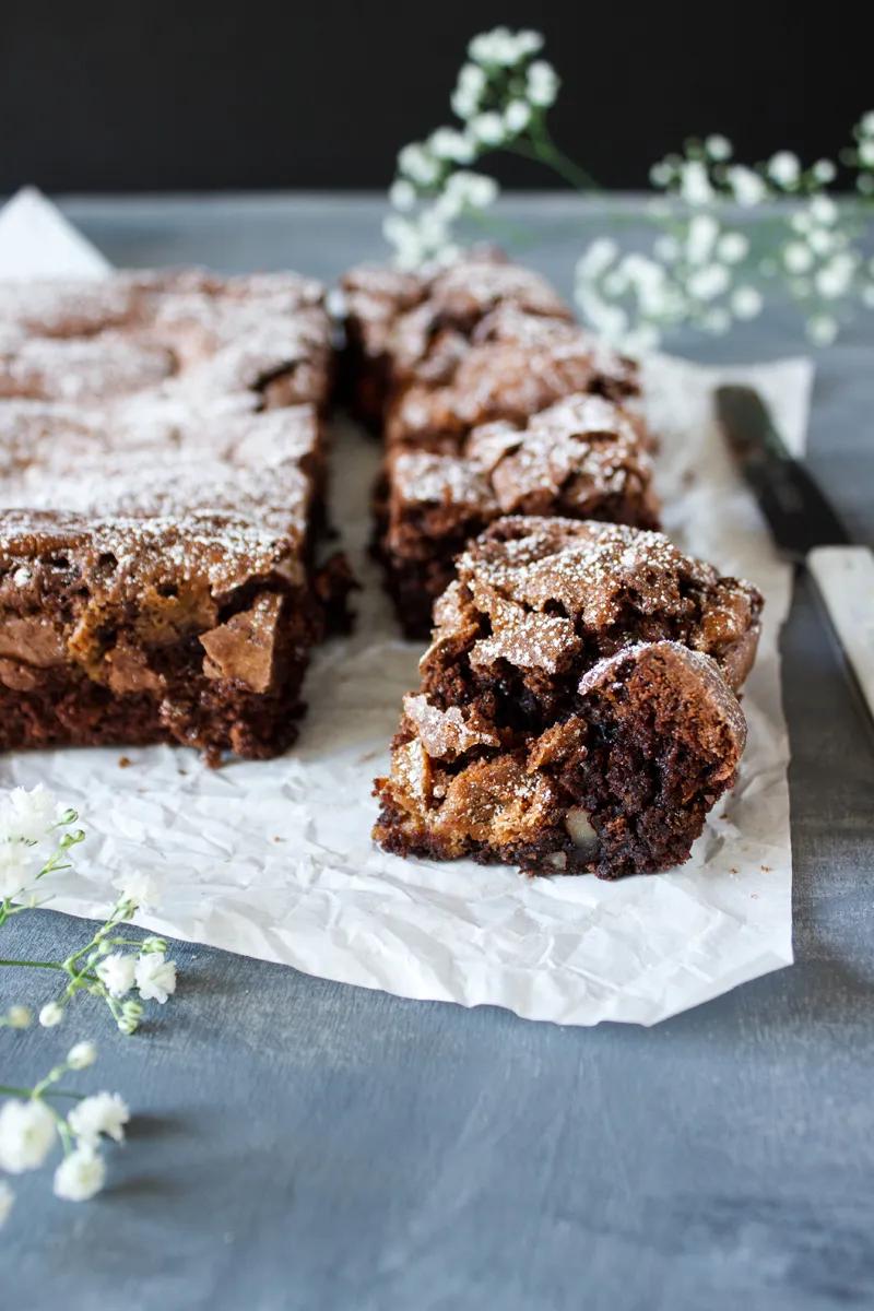 Zum Blog-Geburtstag ein Lieblingsrezept für Brownies mit Salzkaramell ...