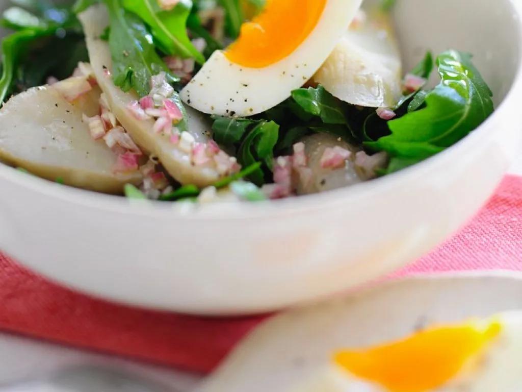 Topinambur-Salat mit Rucola und Ei Rezept | EAT SMARTER