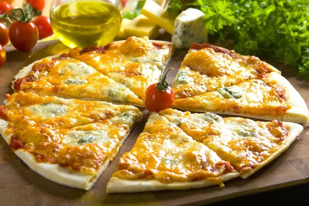 Pizza quattro formaggi przepis – Zobacz na przepisy.pl