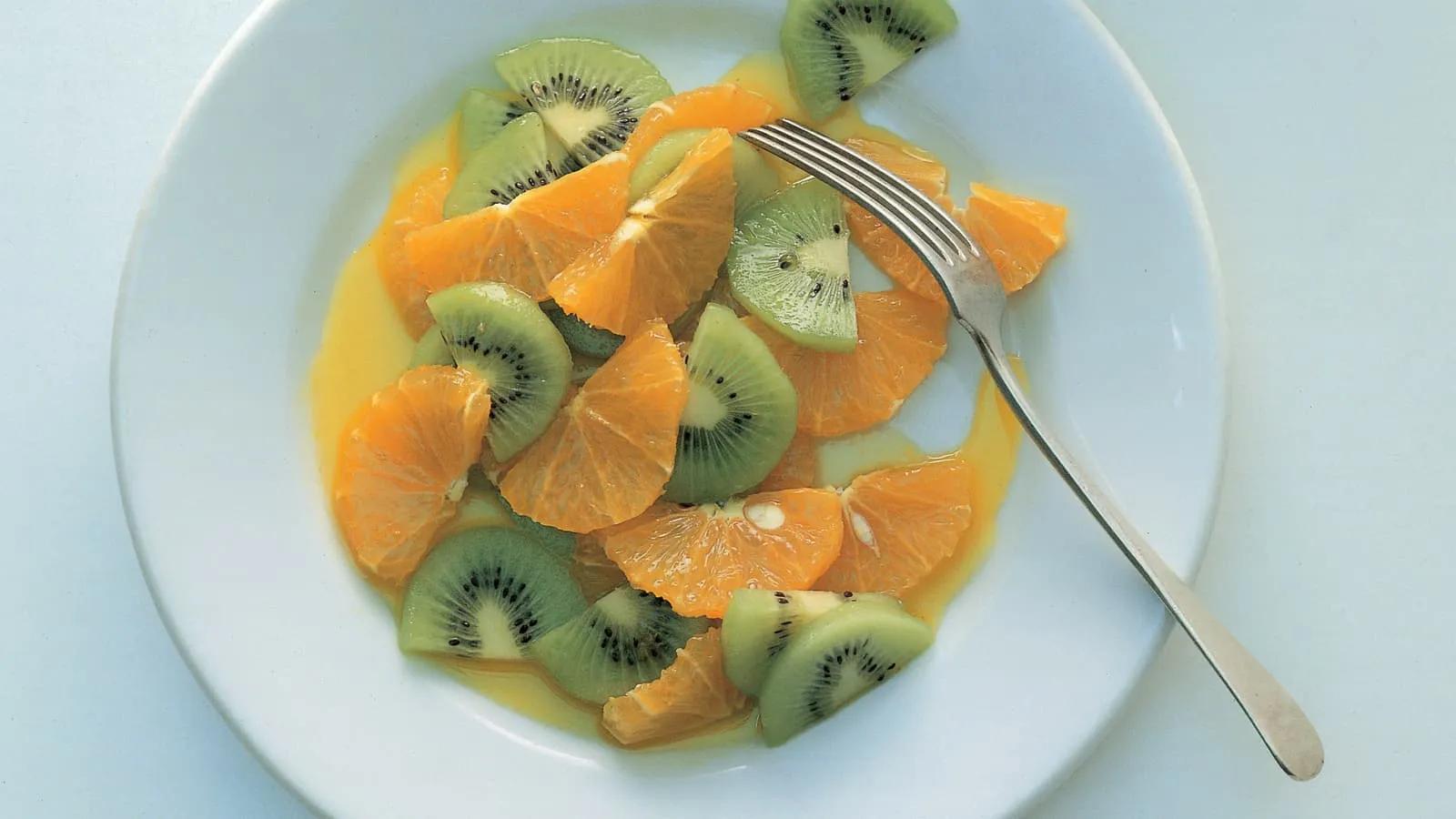 Kiwi-Orangen-Salat mit Feigenrahm - Rezept | Swissmilk