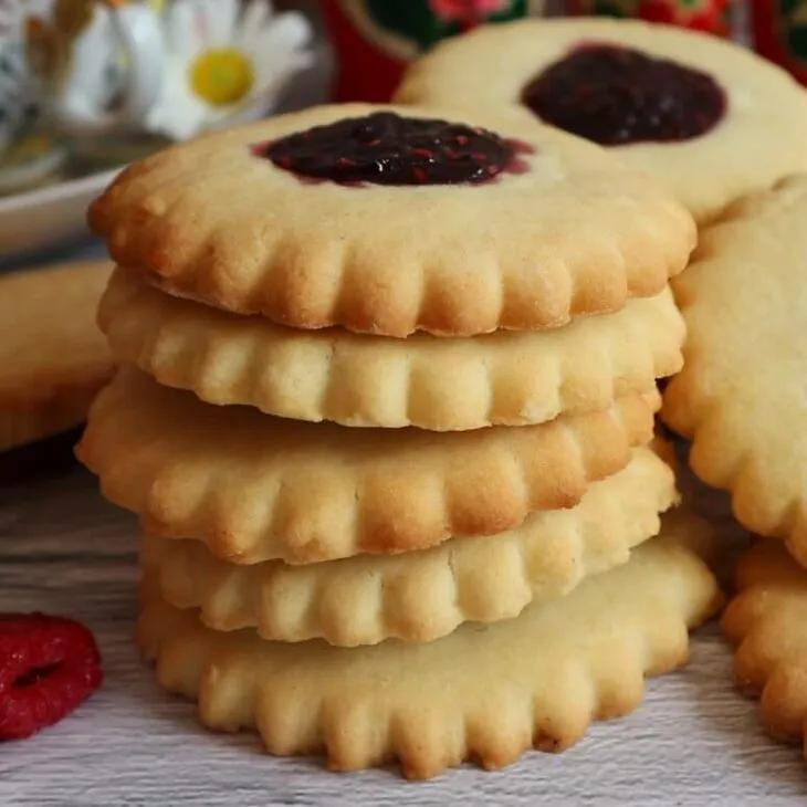 Mürbeteig-Korzhiki mit Marmelade – Rezept für beliebte sowjetische Kekse