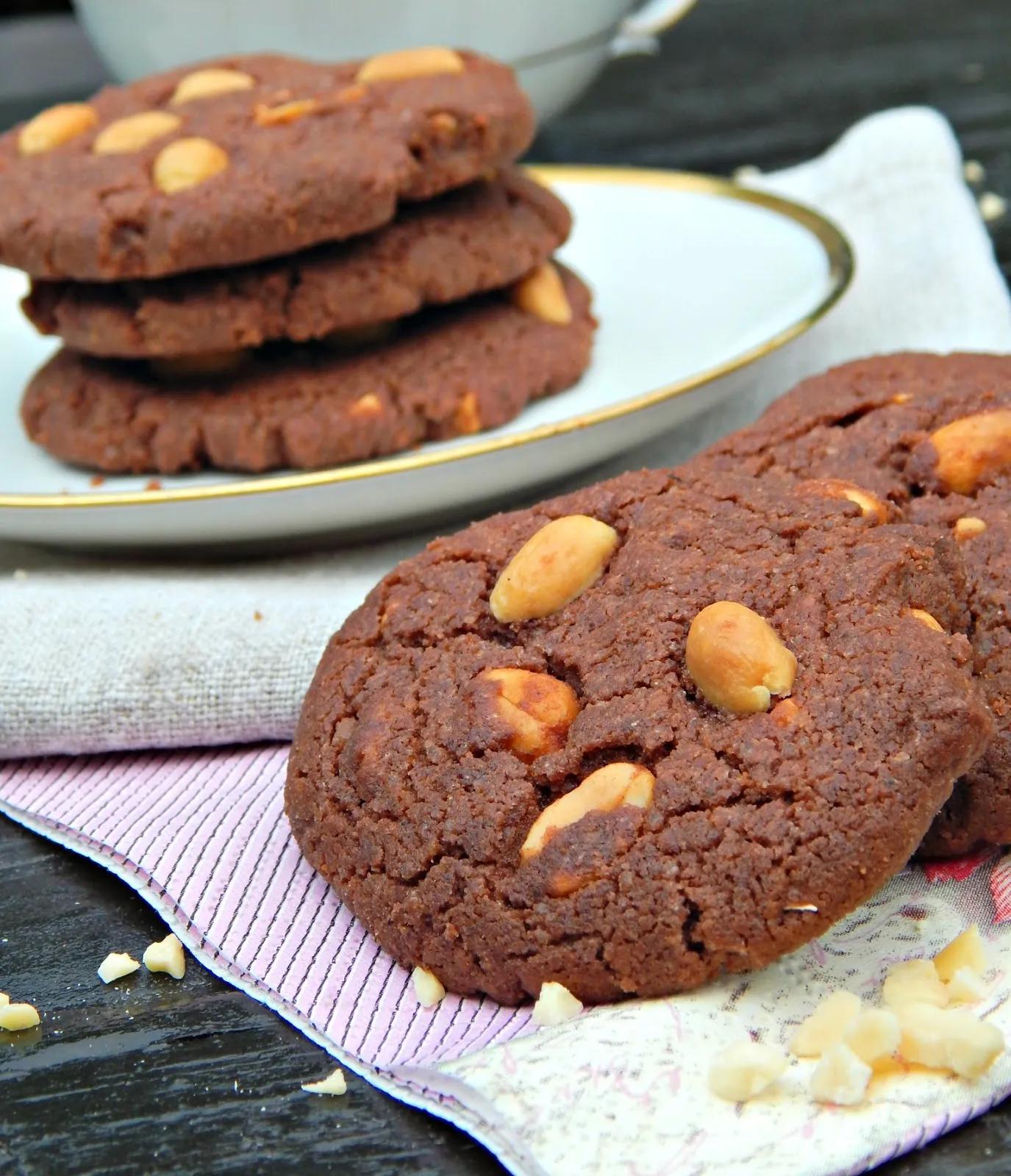 Chrissitally´s Cupcakefactory: Vegane Schoko-Erdnuss Cookies / vegan ...