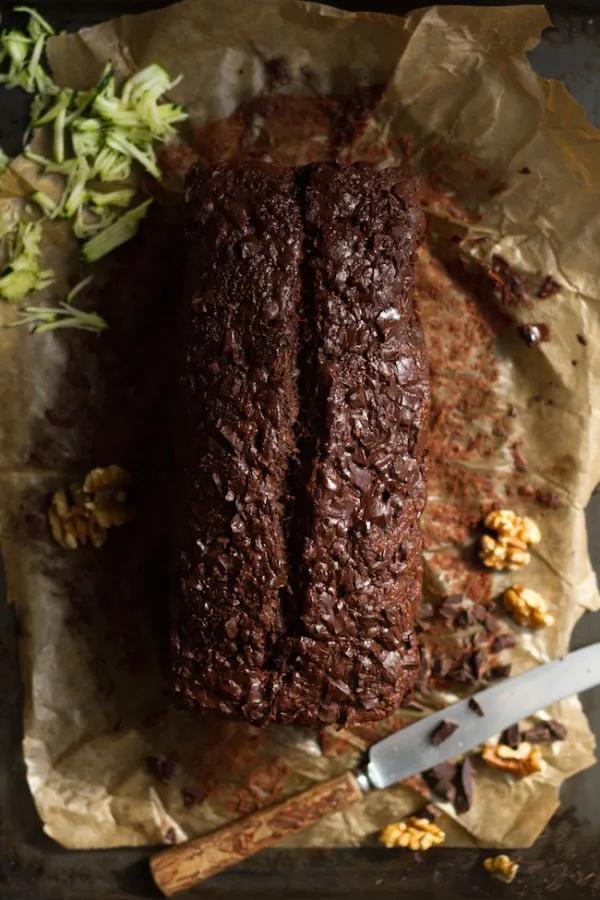Zucchini Walnuss Brot mit Dunkler Schokolade | Hase im Glück