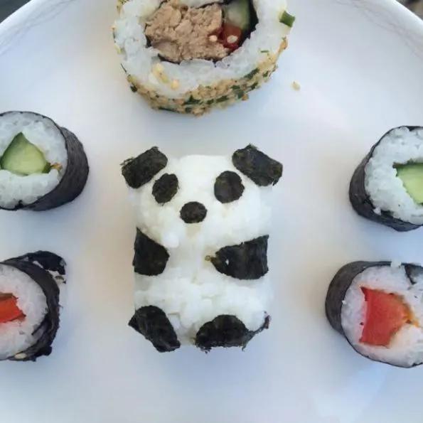 Making simple sushi for lunch and a panda onigiri just for fun. | Easy ...